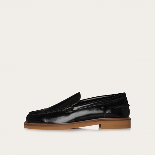 Agora Flats, glossy black | Balagan Studio