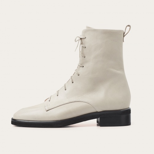 Tzava Boots, ivory OUTLET | Balagan Studio
