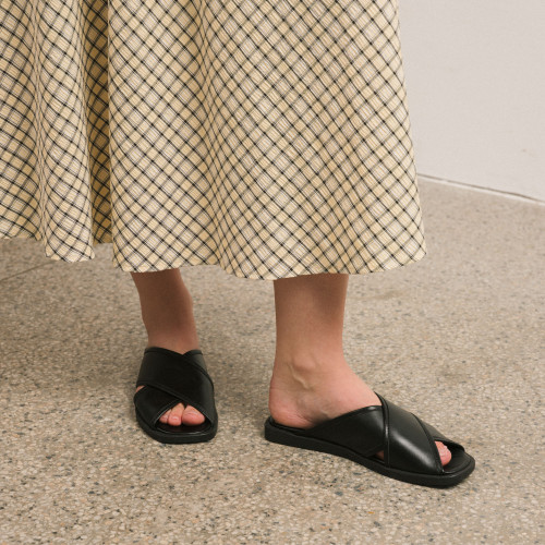 Axel slides, black | Balagan Studio
