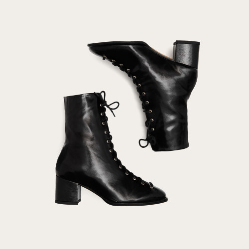 Emma Boots, glossy black| Balagan Studio