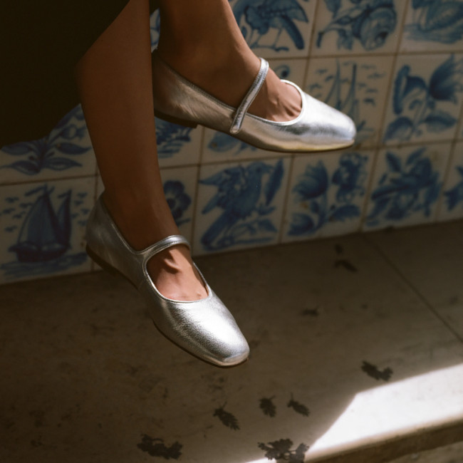  BUTY 
  Zobacz kolekcje  